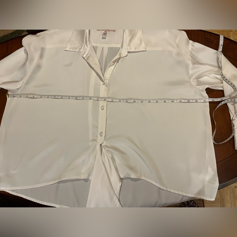 Anthropologie Hutch tie front satin blouse. Button down, lapel collar. Size 1X - Picture 12 of 12